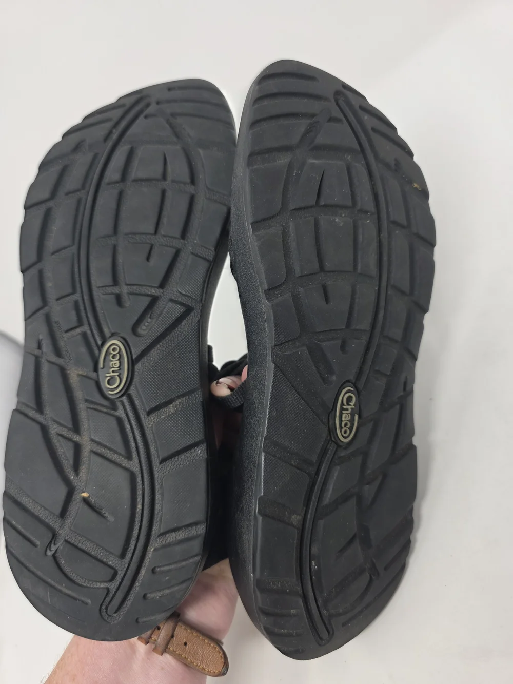 Chaco Black Strappy Sandals Women’s Size 8 ZX/2 Toe Loop Hiking Sport Sandals